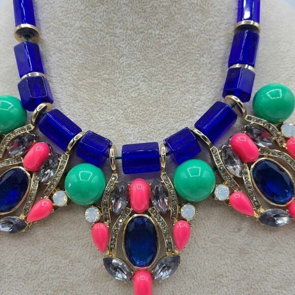 J Crew Chunky Multicolor Lucite or Resin Crystal Necklace NEW!  NWOT! - Picture 9 of 10